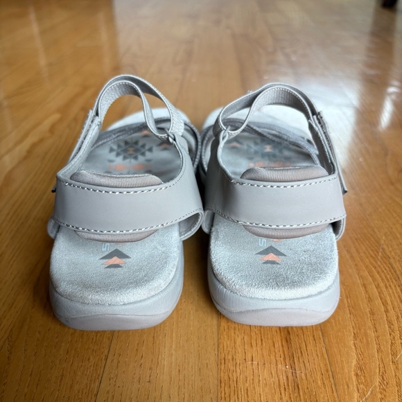 SKECHERS REGGAE SLIM MEADOW GRAZER SANDALS Shoes Aplix 163193 Taupe Beige Size 8 - Picture 5 of 13